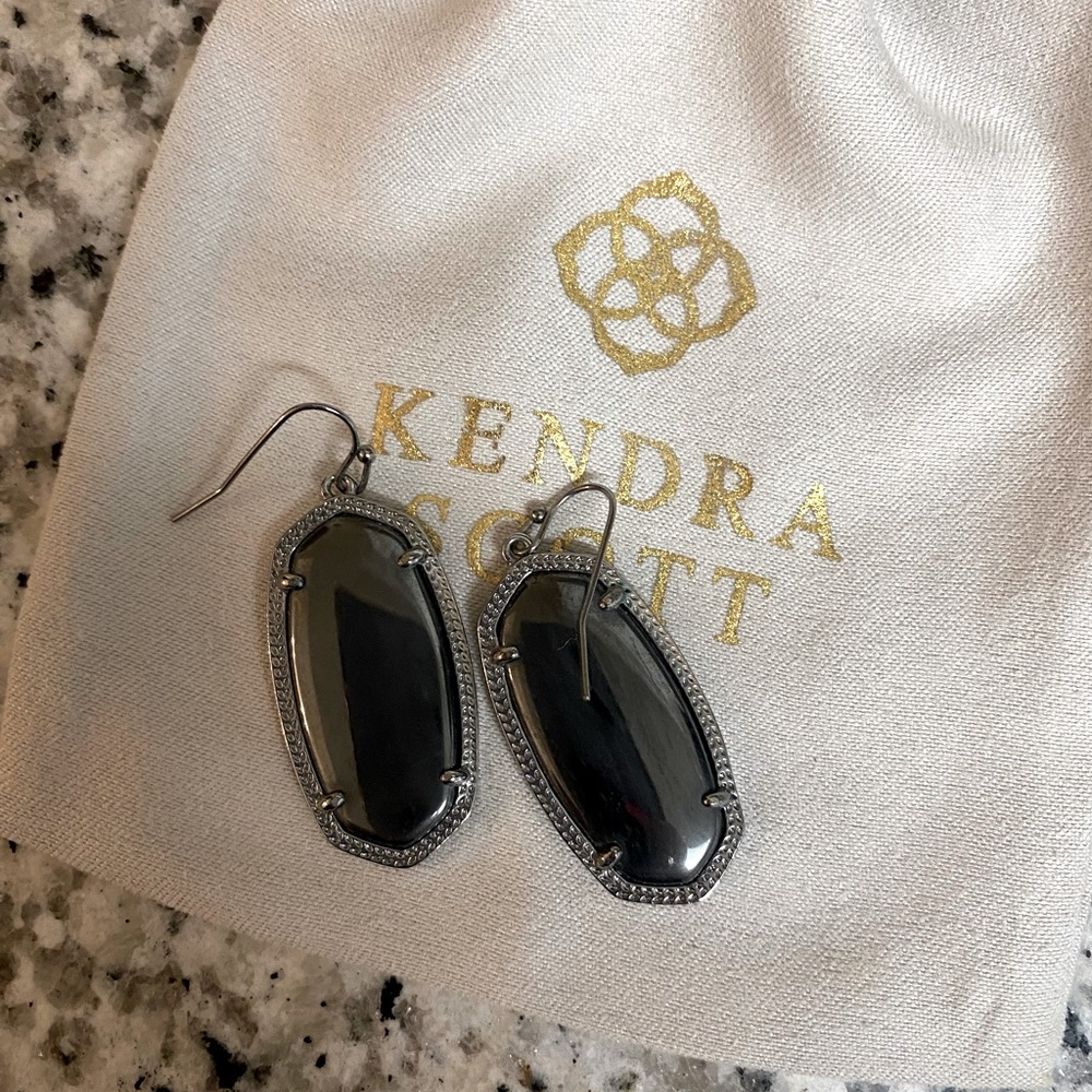 Kendra Scott Elle Black Opaque Glass Gunmetal